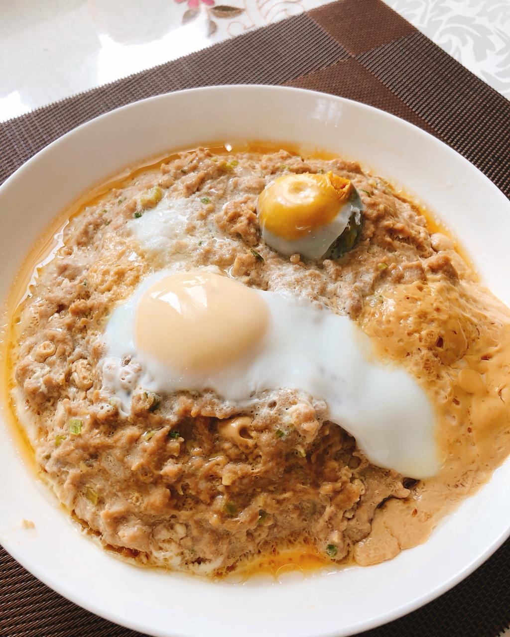 梅菜咸蛋蒸肉饼