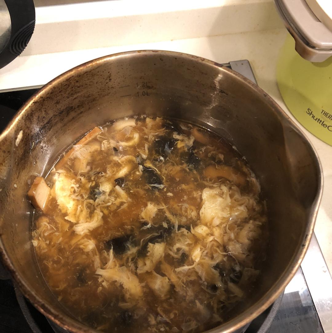 酸辣汤 Spicy & Sour Shredded Pork Soup