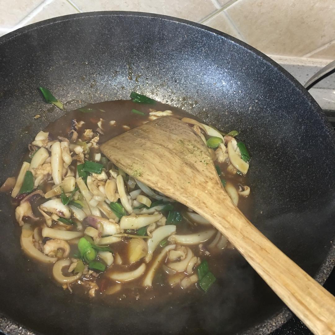 酱汁墨鱼