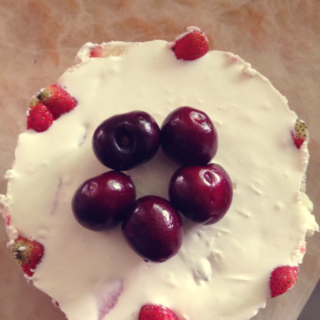 草莓果粒冻芝士蛋糕