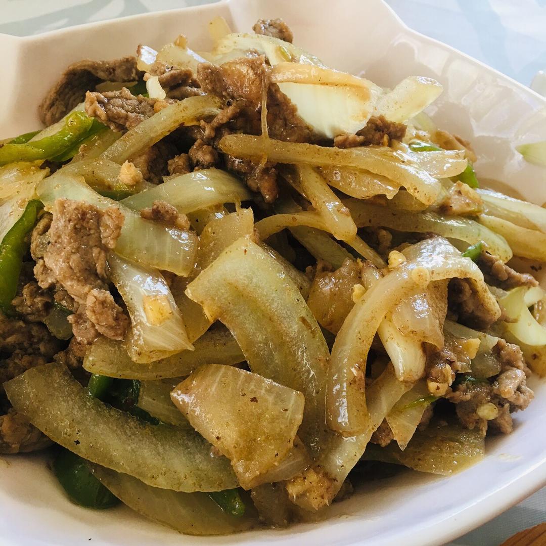 孜然洋葱炒牛肉粒