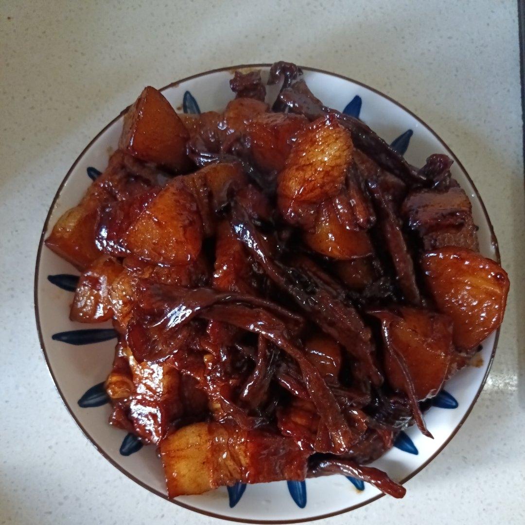 五花肉炖土豆