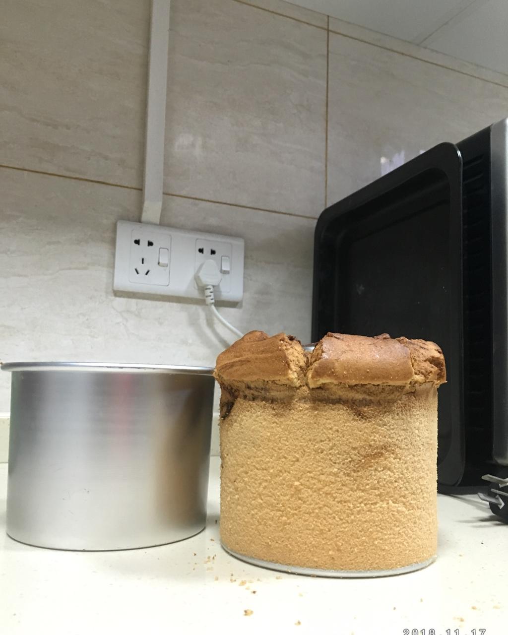 视频【徒手脱出完美戚风蛋糕】1分钟get，绝不失误！