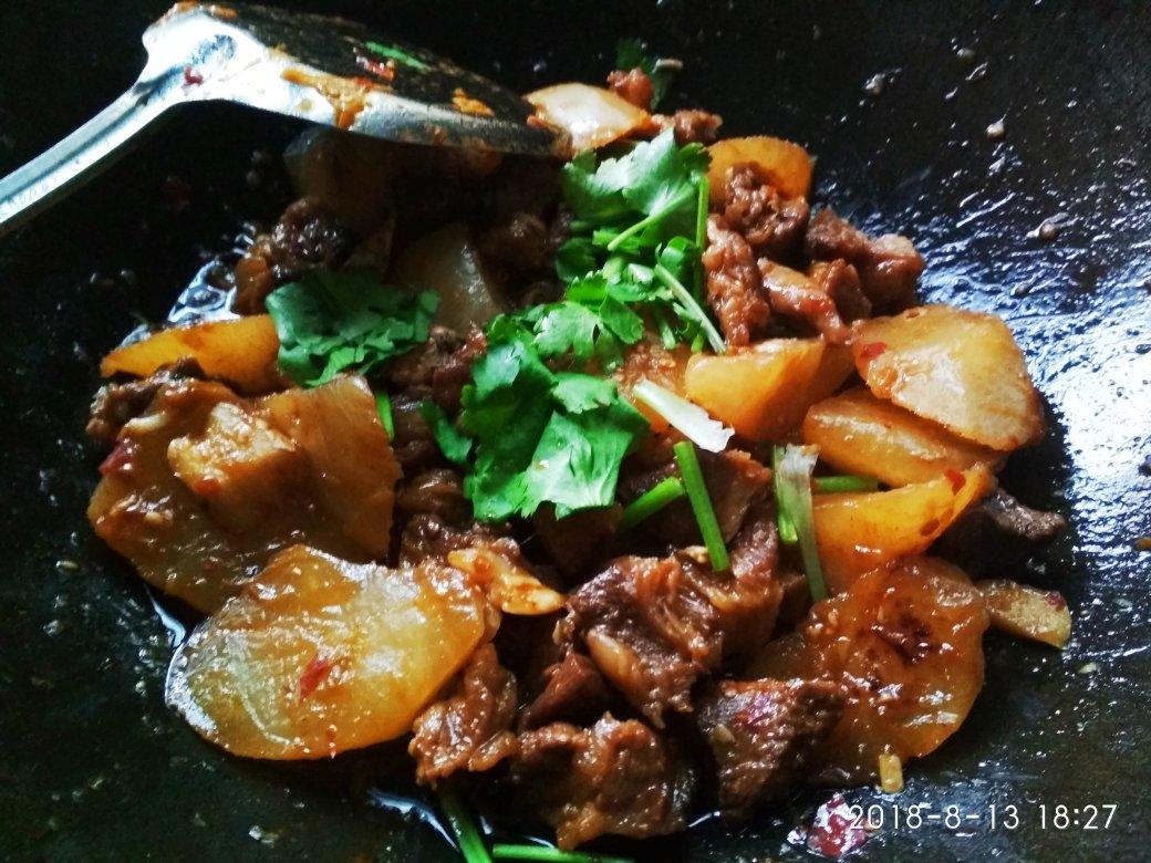 川味萝卜烧牛肉