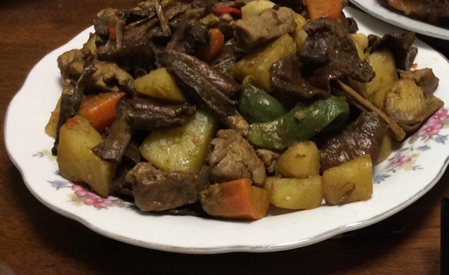 黑椒土豆蘑菇牛肉粒