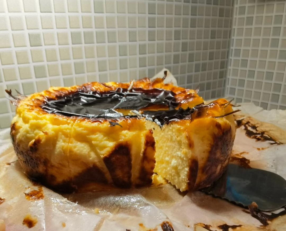 生酮低碳-巴斯克蛋糕，柔滑细腻，按配方绝对流心