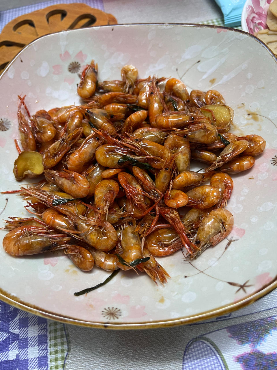 油爆河虾
