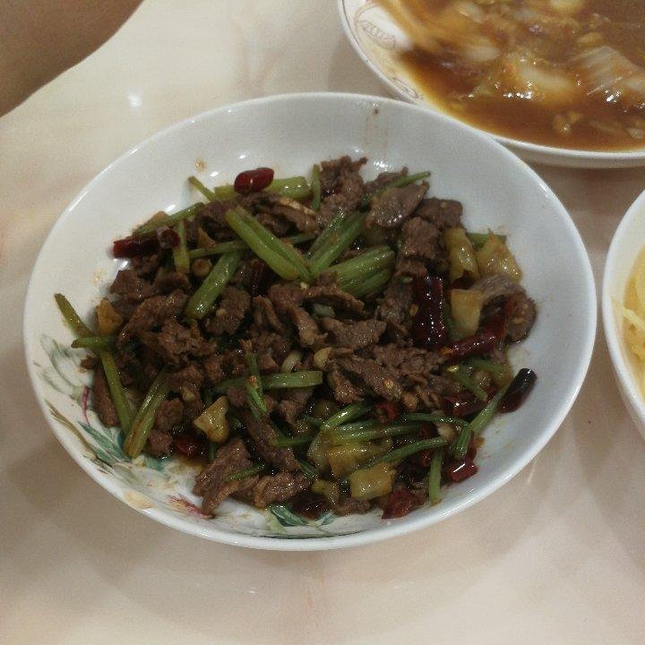 小炒牛肉（肉嫩味香）