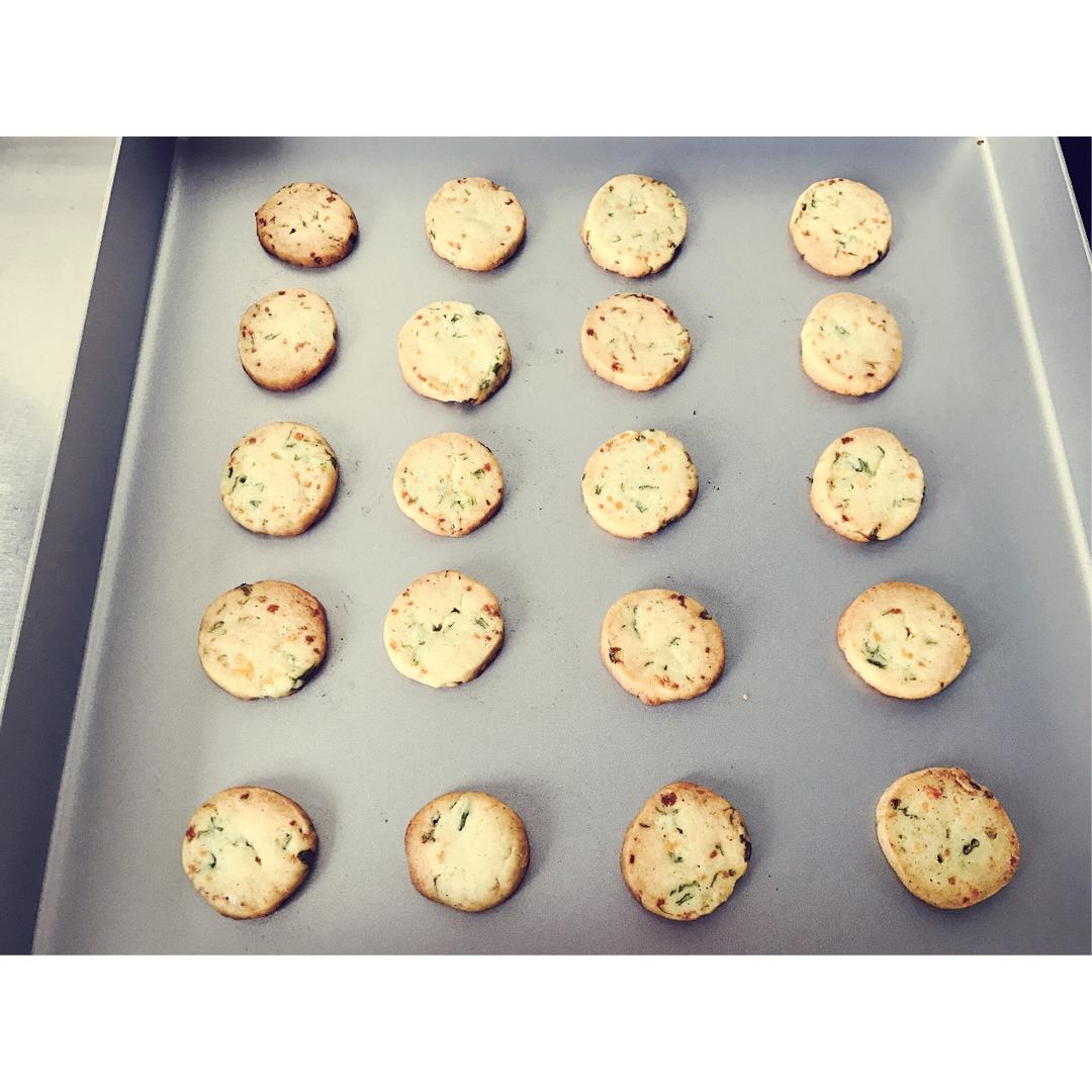 葱香奶酪小饼干（仿九月森林百里香）