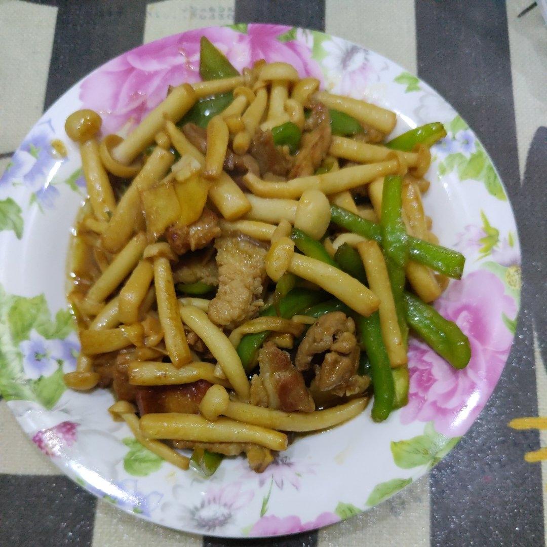 光盘神器海鲜菇炒青椒