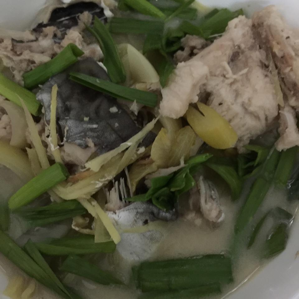 苦瓜咸菜焖麻鱼头的做法