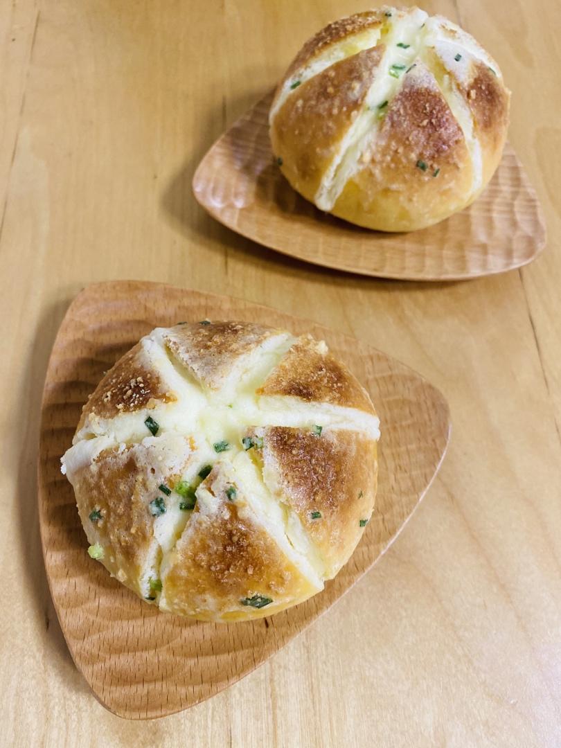 一款从韩国红到全世界的蒜香奶酪包