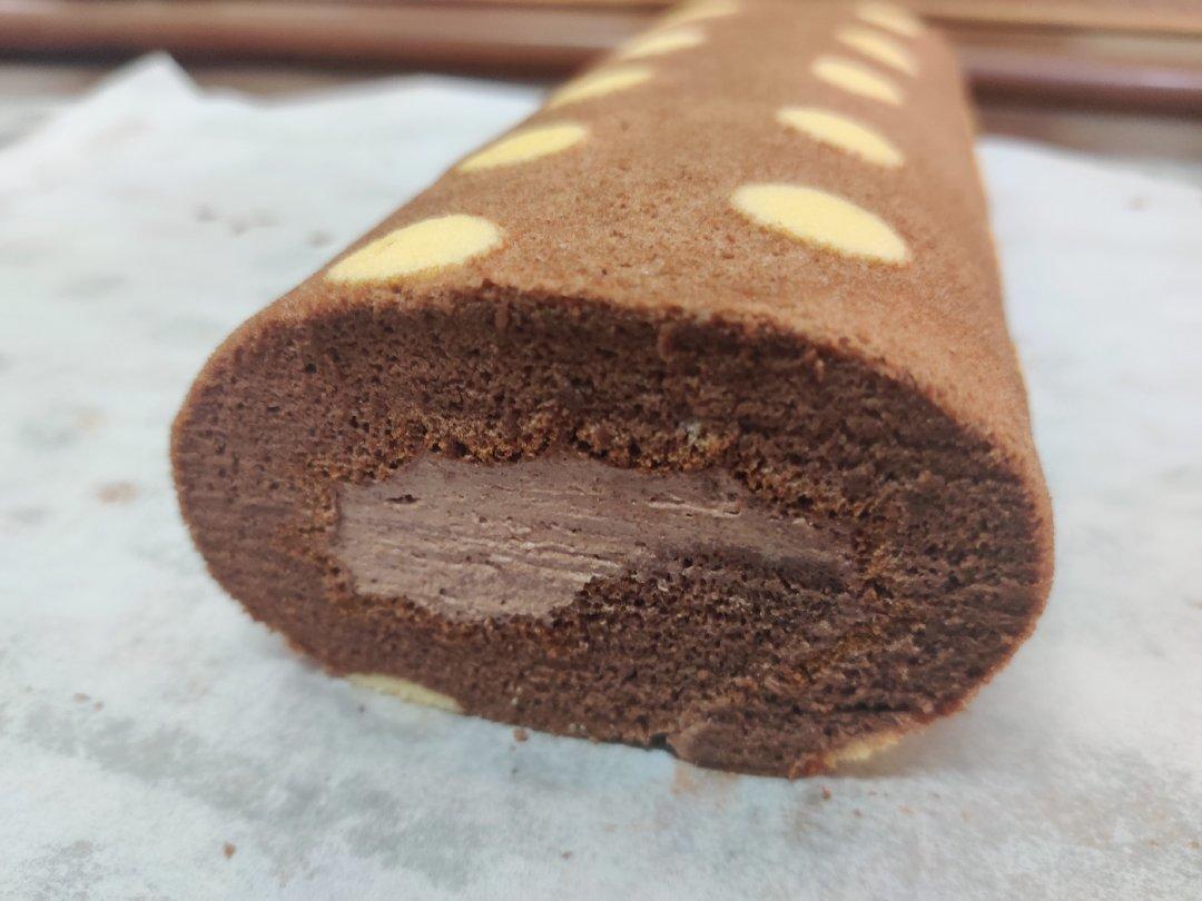 可可波点蛋糕卷