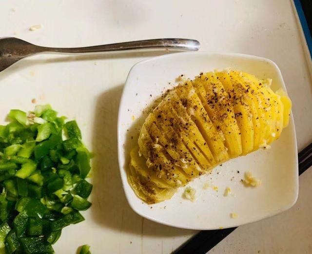 微波炉土豆 超级简单超级好吃的做法