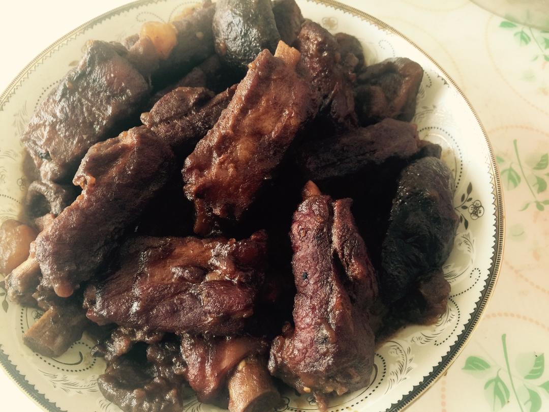 啤酒烧排骨（好吃到吼吼～）