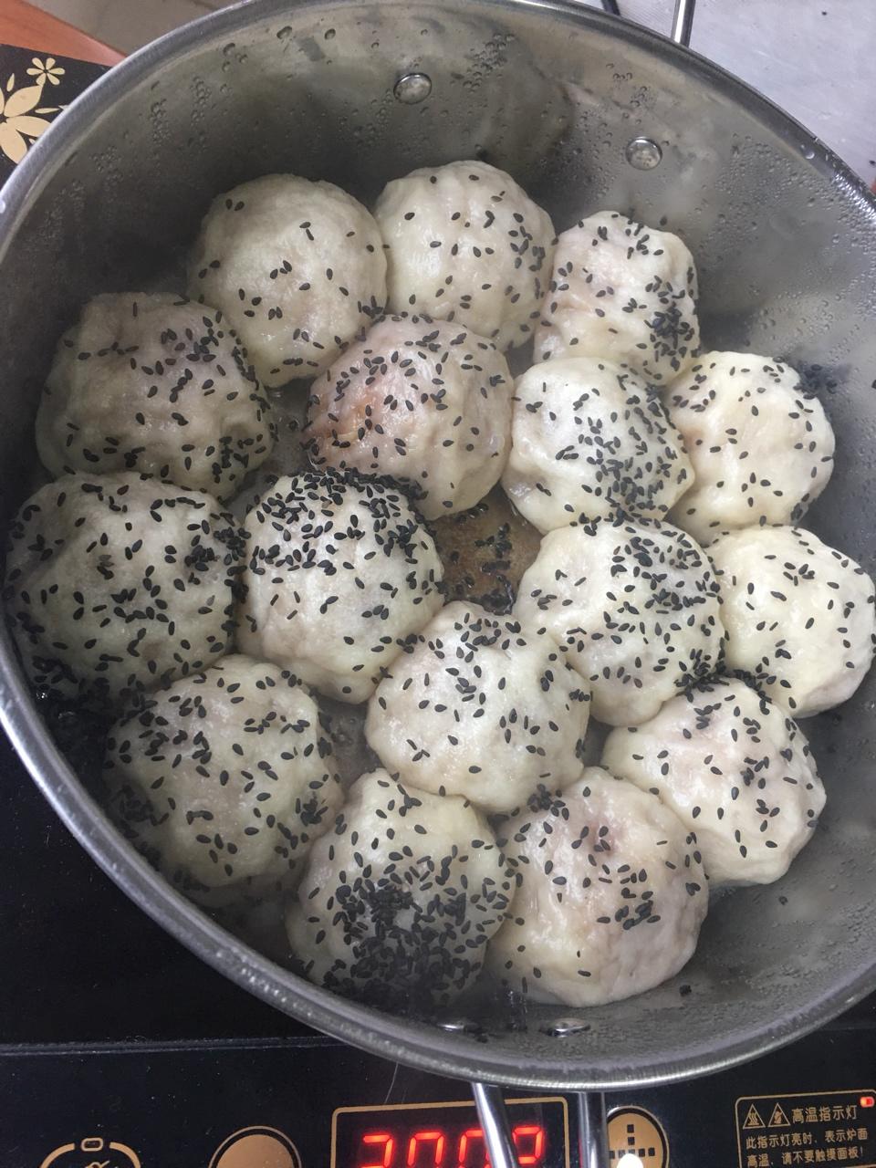鲜虾猪肉生煎包（一定要看视频哟~）