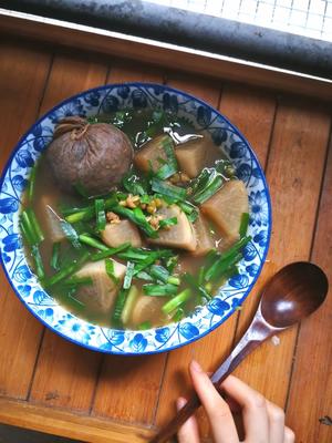 秋日の卤煮萝卜韭菜汤🍲的做法 步骤2