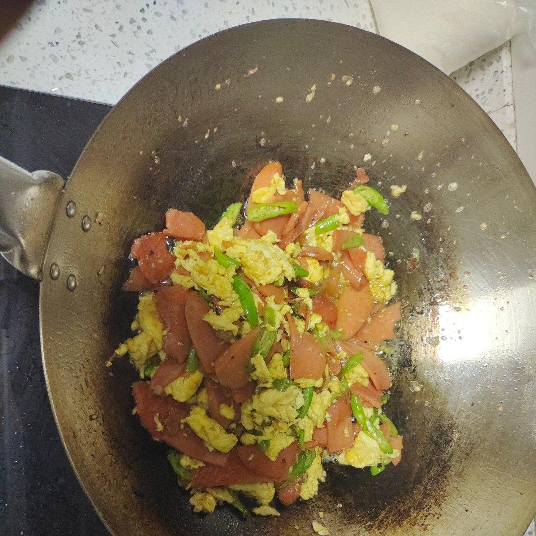 青椒火腿炒鸡蛋