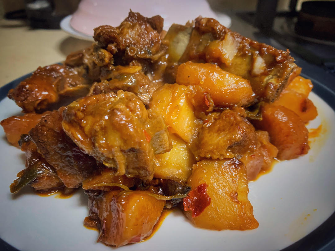 红烧牛肉炖土豆