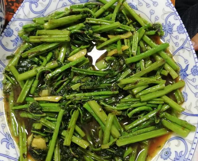 素炒水蕨菜