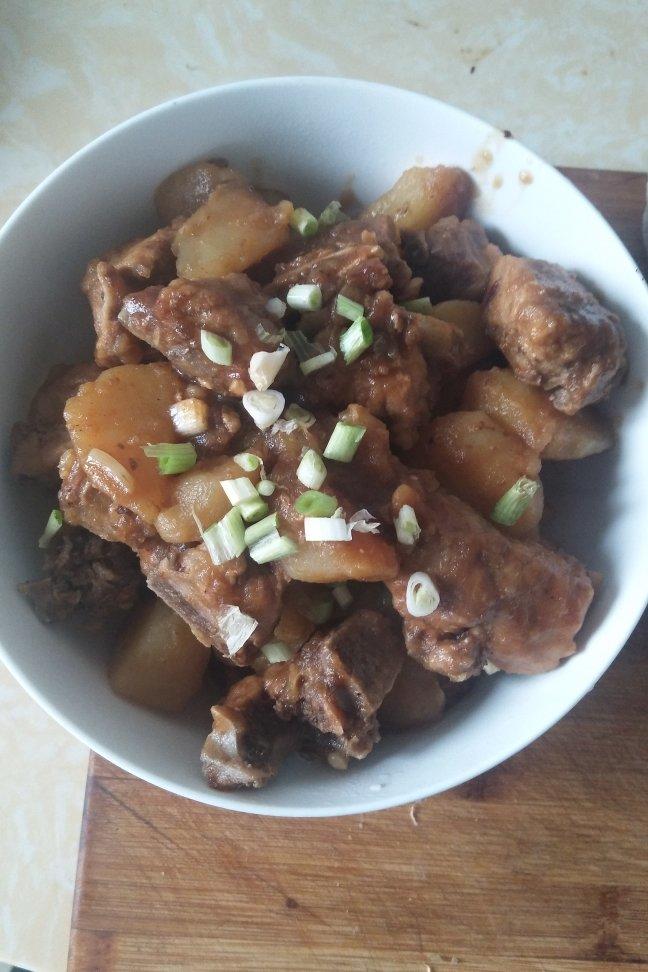 红烧排骨土豆