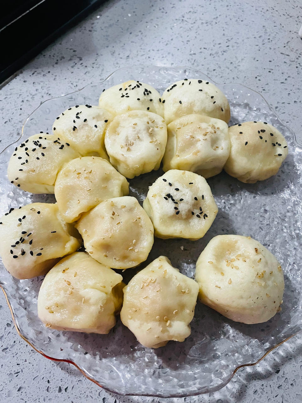 鲜虾猪肉生煎包（一定要看视频哟~）