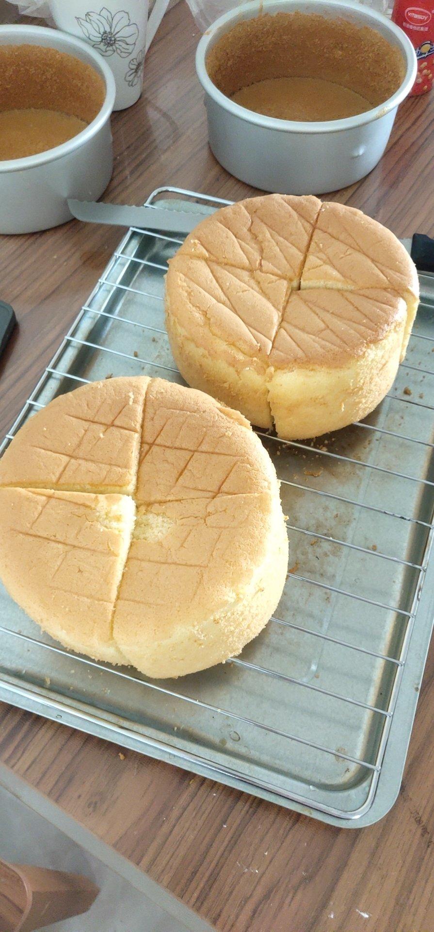 两个六寸可可戚风