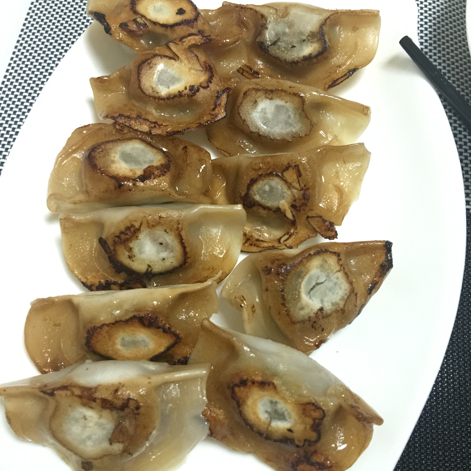 速冻水饺吃腻了吗~变锅贴吧(๑´ڡ`๑)