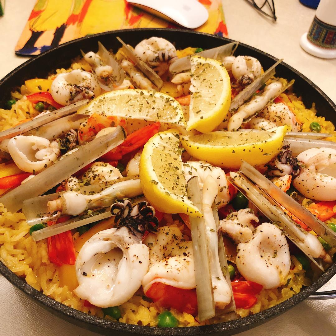 宅家没法出国？做一碗「西班牙海鲜饭Paella」讨好自己的做法