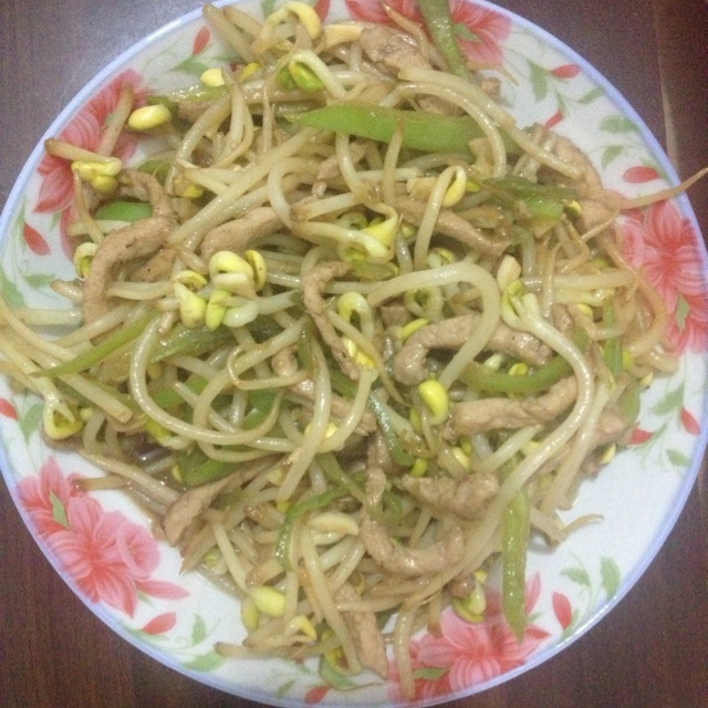 豆芽炒肉丝