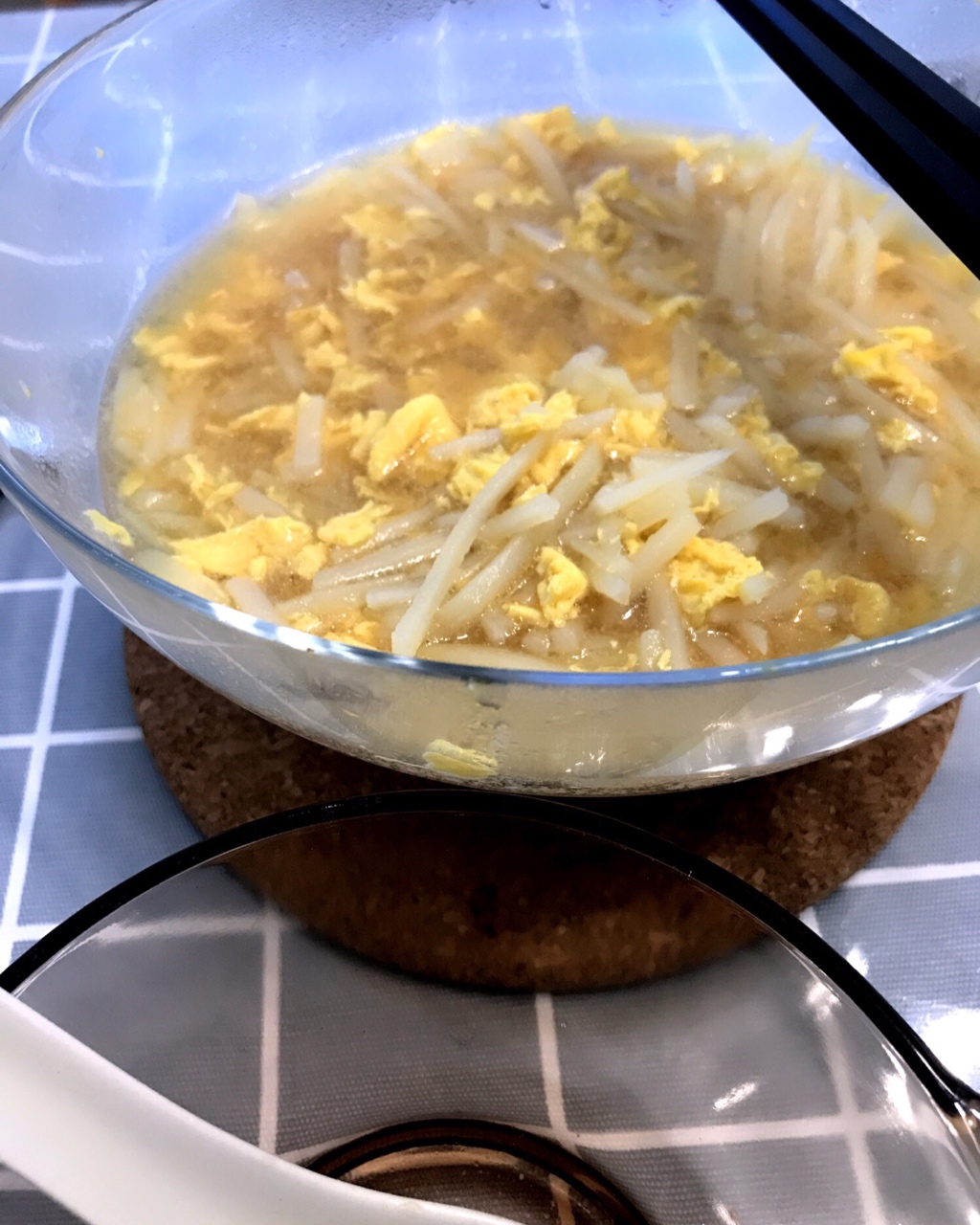 哆啦美橙做的土豆鸡蛋汤