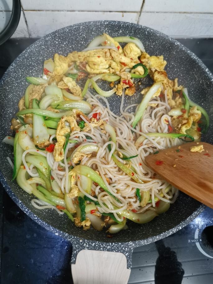 南昌炒粉（鸡蛋低配版）的做法