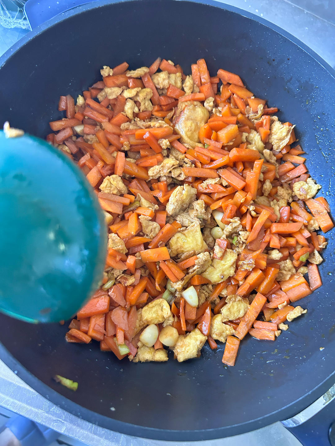 胡萝卜豉油炒鸡蛋 男女老少都爱的快手营养菜