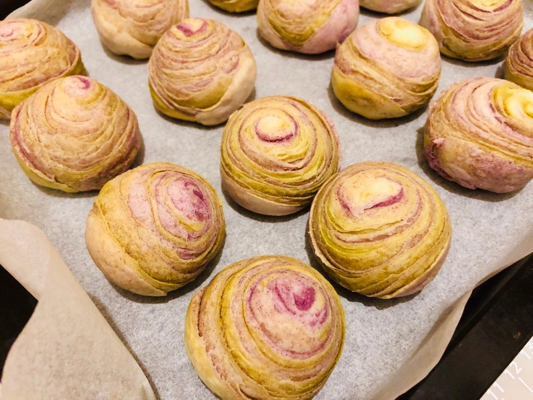 三色星球蛋黄酥