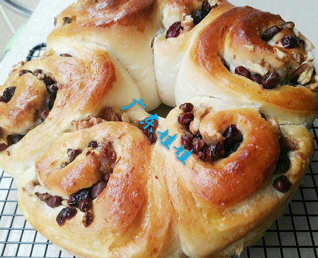 奶香坚果面包的做法