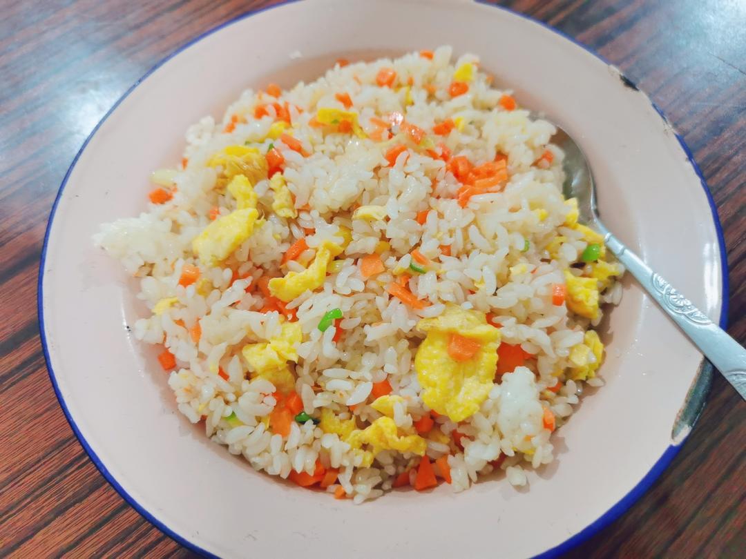 胡萝卜蛋炒饭
