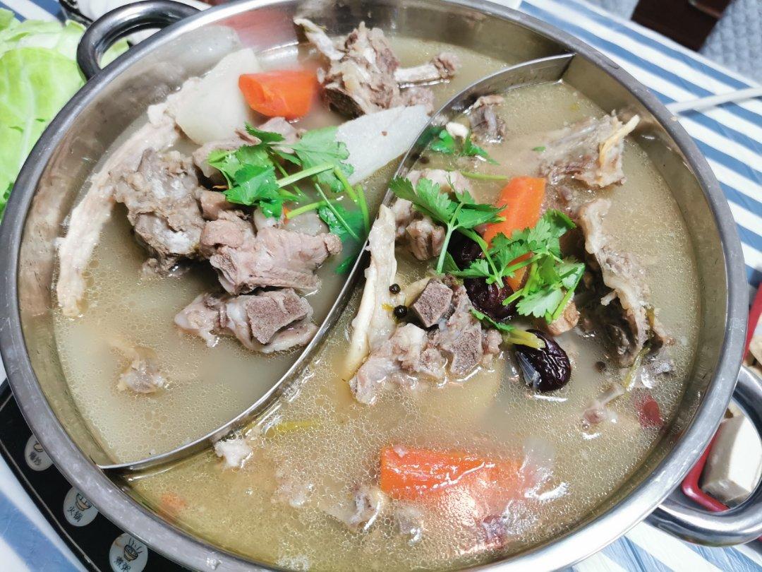 白汤羊蝎子火锅