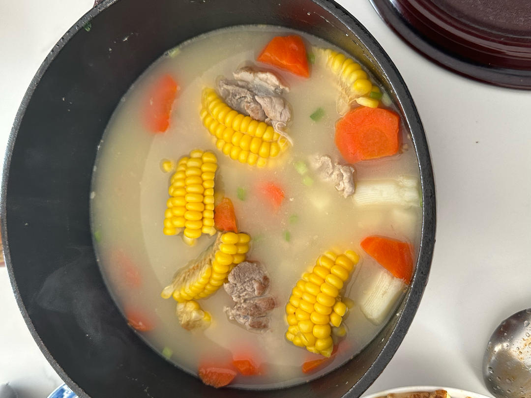 连吃三碗的玉米山药排骨汤