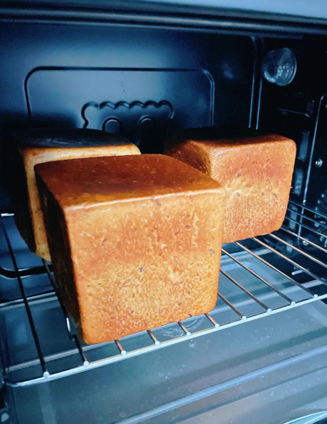 自带花香的玫瑰乳酪吐司