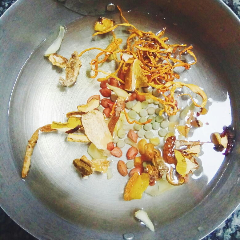 花菇玉竹核桃汤的做法