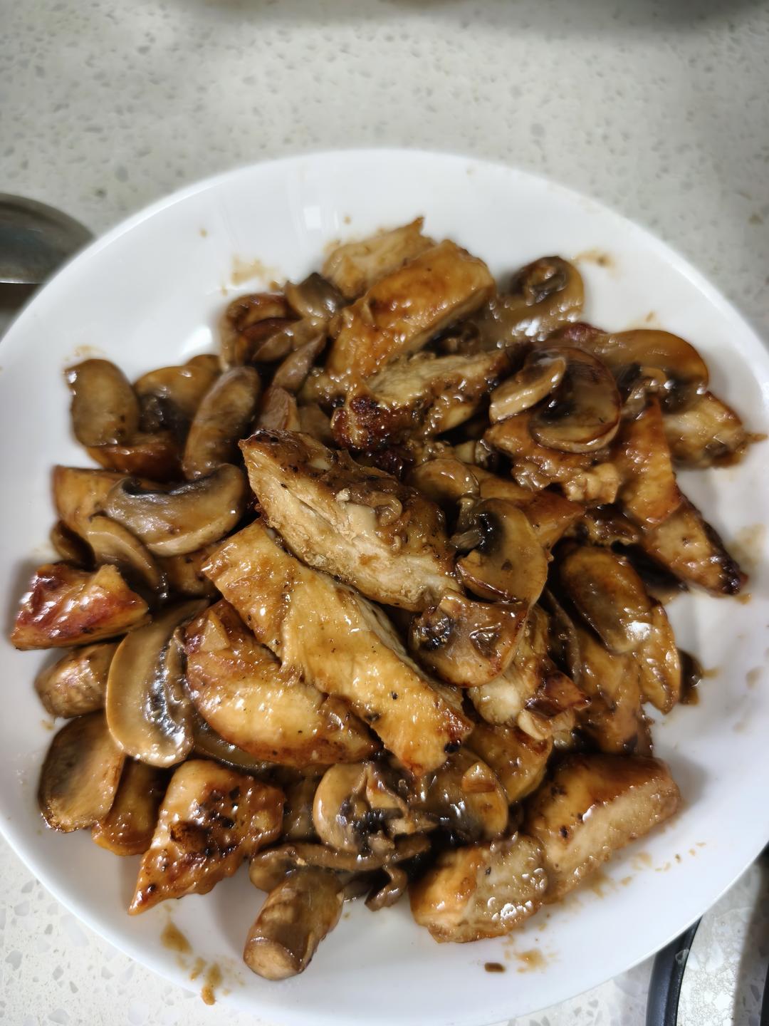 口蘑鸡胸肉，鲜味减脂餐