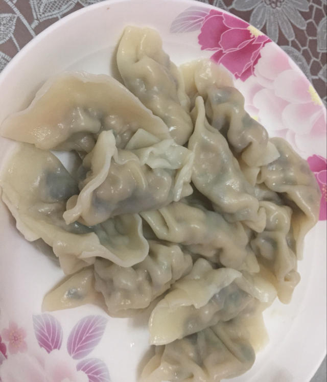 鲜掉眉毛的 三鲜水饺~