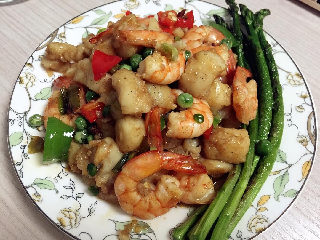 香炒龙利鱼虾的做法