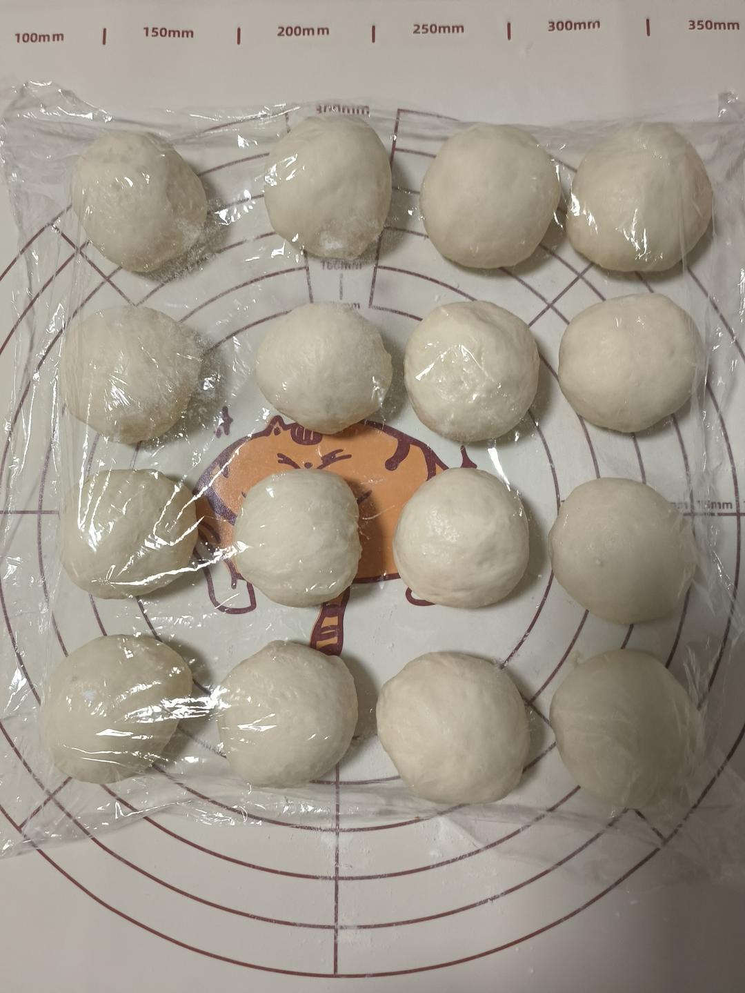 云朵炼乳小餐包（免揉）