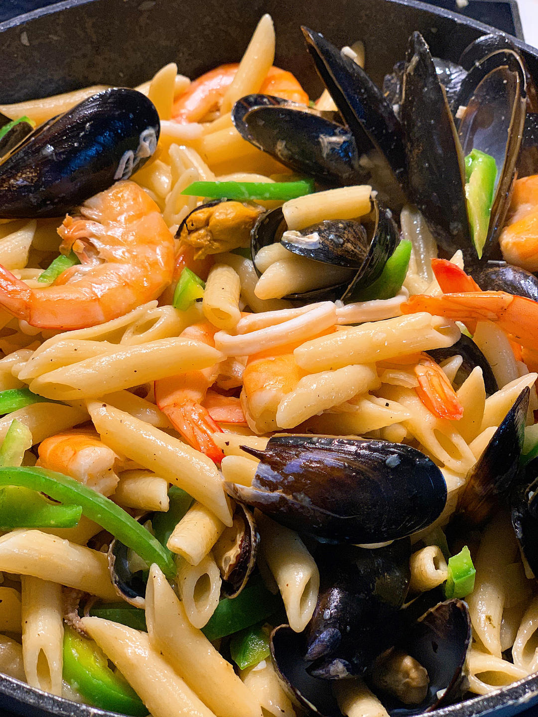 蒜香海鲜意大利面