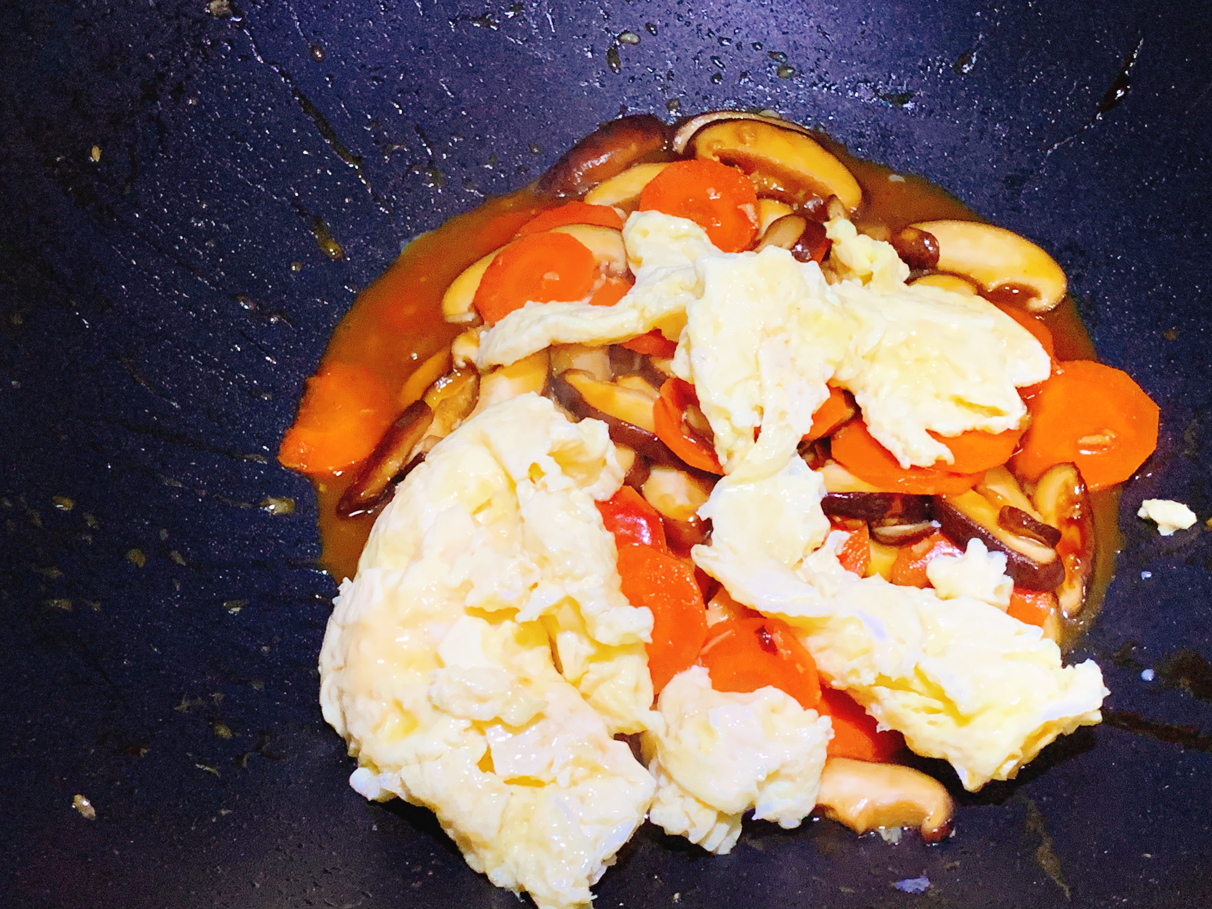 💥减脂餐❗️好吃营养又香菇胡萝卜炒鸡蛋的做法 步骤8
