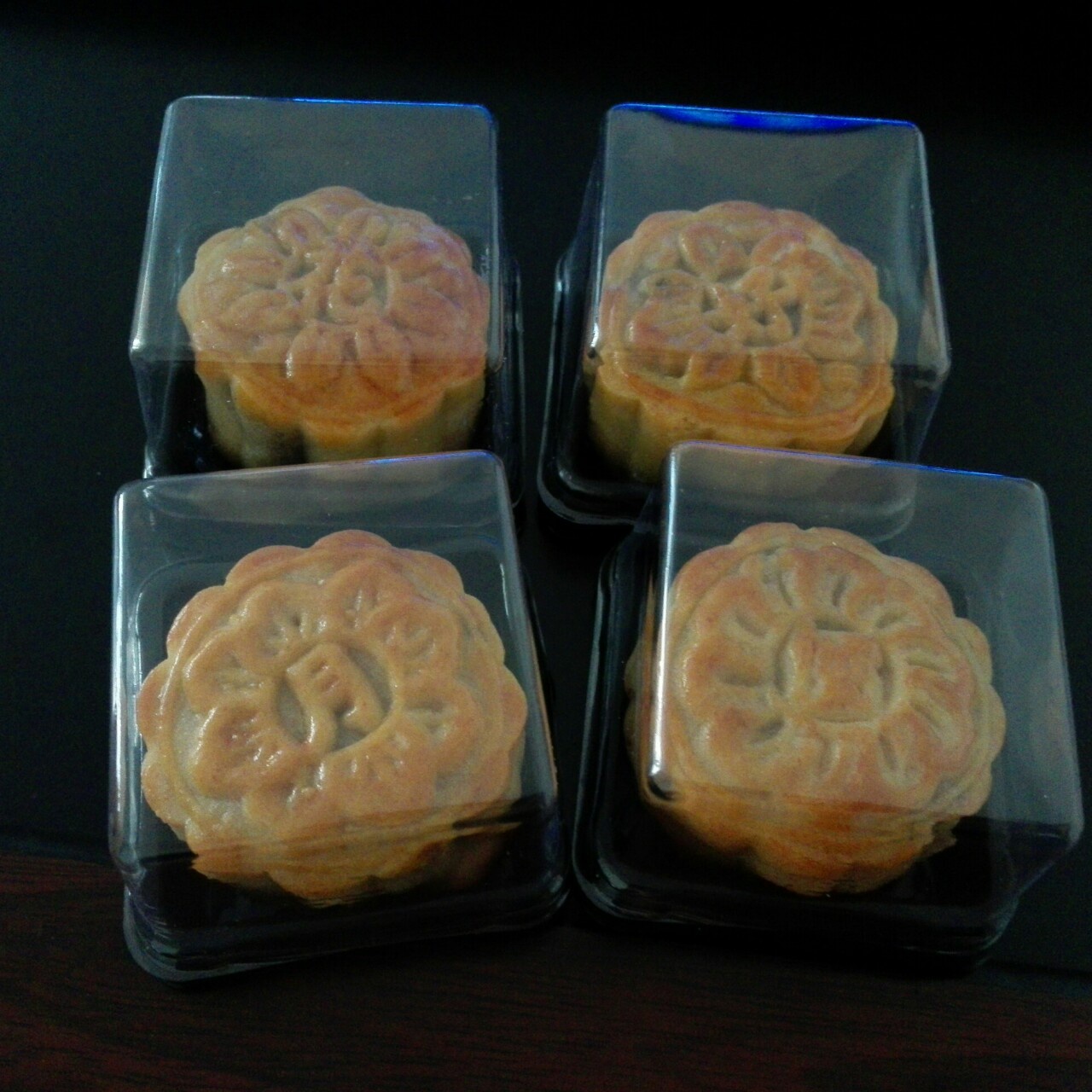广式月饼－－蛋黄豆沙月饼