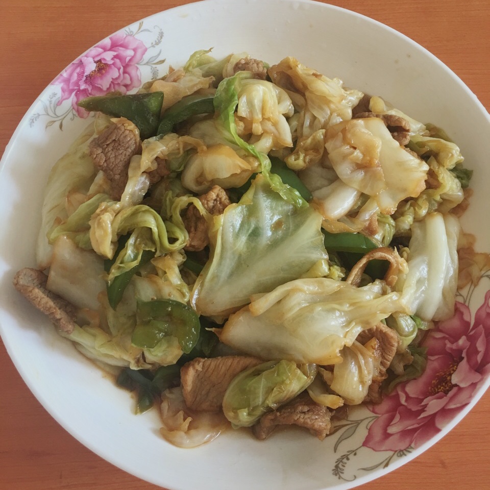 胡思乱想之后来有点累了做的圆白菜炒肉片