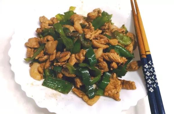 巨下饭的青椒炒肉丝