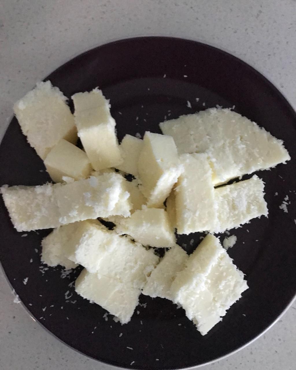 椰丝牛奶小方糕